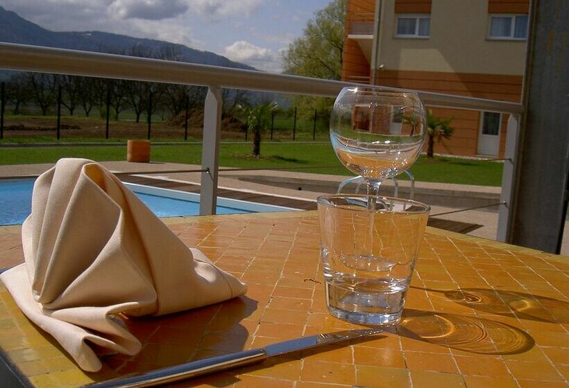 בית מלון כפרי Holiday Inn Express Grenoblebernin