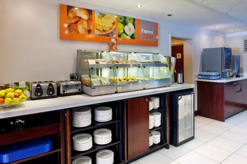 Hotel Holiday Inn Express Leeds East, An Ihg