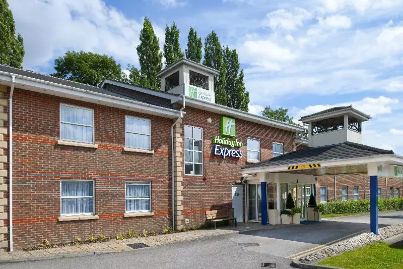 Hotel Holiday Inn Express Leeds East, An Ihg