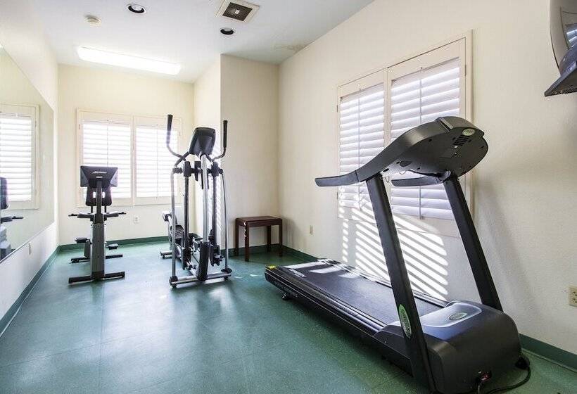 בית מלון כפרי Hometowne Studios By Red Roof Phoenix   Black Canyon Highway