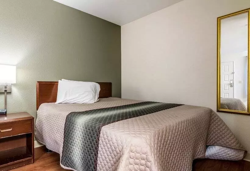 호텔 Hometowne Studios By Red Roof Phoenix Black Canyon Highway