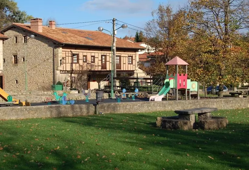 Отель La Casona De Revolgo