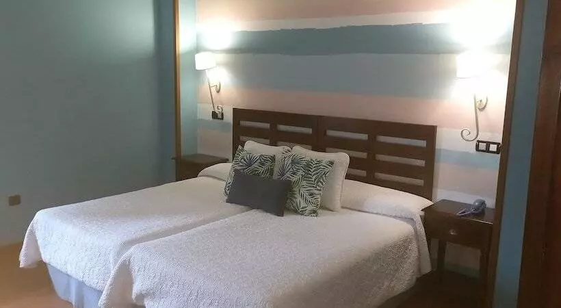 Отель La Casona De Revolgo