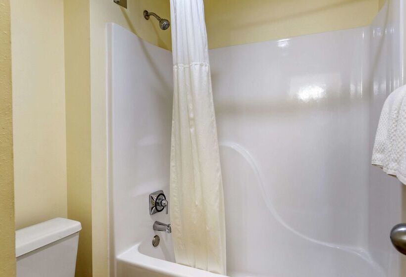 فندق Quality Inn & Suites Raleigh Durham Airport