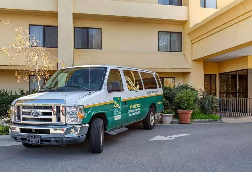 Отель Quality Inn & Suites Raleigh Durham Airport