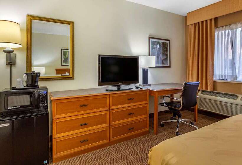 فندق Quality Inn & Suites Raleigh Durham Airport
