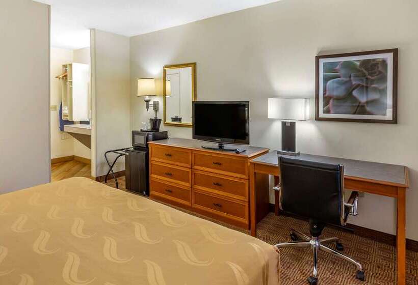 فندق Quality Inn & Suites Raleigh Durham Airport