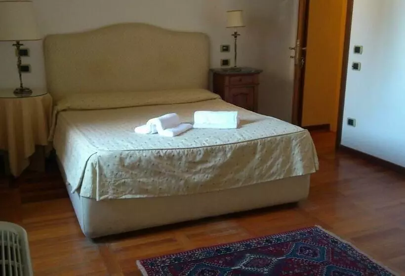 בית מלון כפרי Scilla