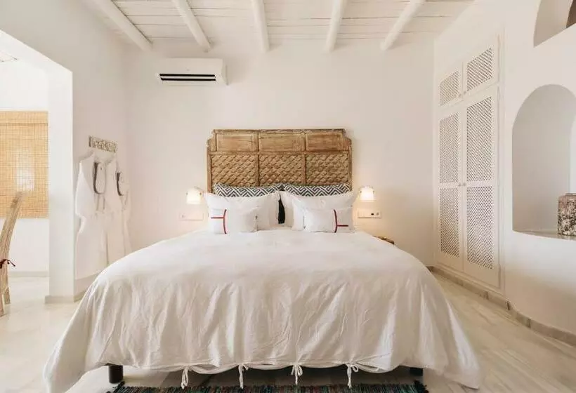 Petunia Ibiza Adults Only