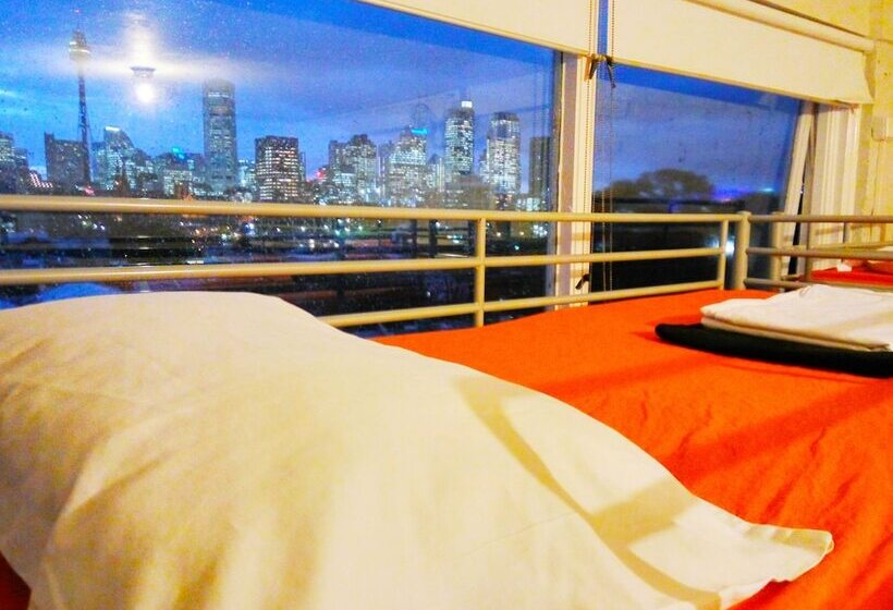 Asylum Sydney Backpackers Hostel