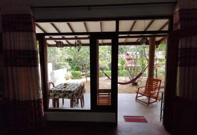 Aamiaismajoitus (B&B) Alone Cage Ella