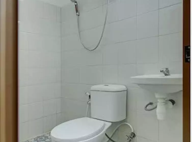 ホテル Oyo 3198 Sukomanunggal Inn