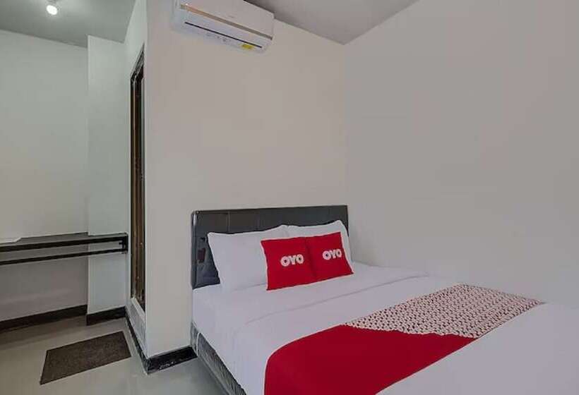 Hotel Oyo 3198 Sukomanunggal Inn