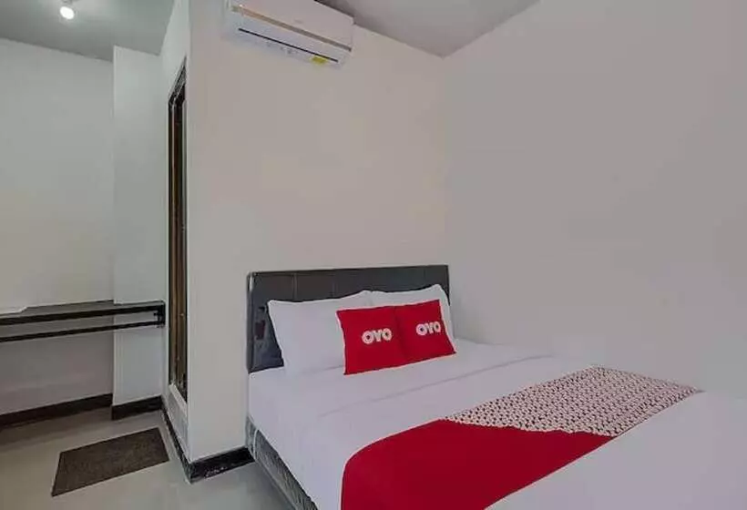 ホテル Oyo 3198 Sukomanunggal Inn