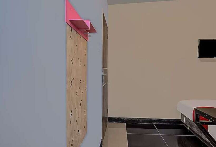 Hotel Oyo 3198 Sukomanunggal Inn