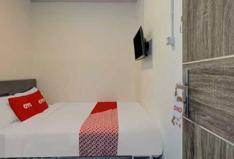 ホテル Oyo 3198 Sukomanunggal Inn