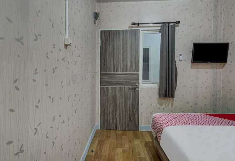 Hotel Oyo 3198 Sukomanunggal Inn