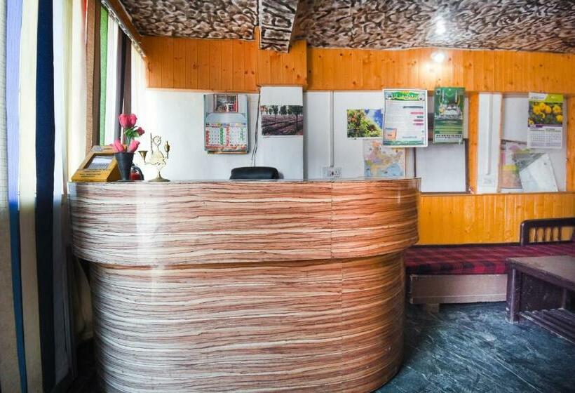 Otel Oyo 63738 Akash Palace