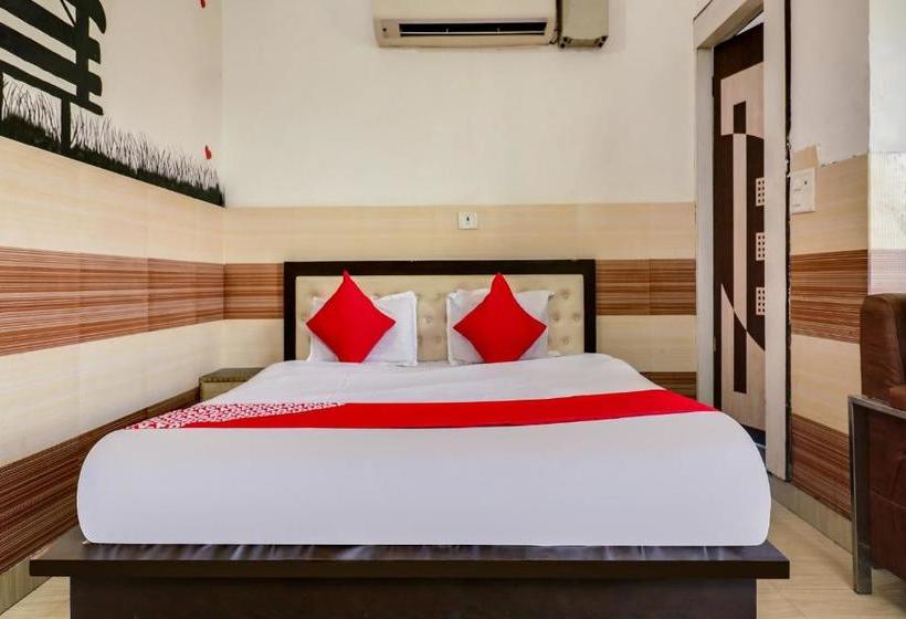 ホテル Oyo 70454  Redox