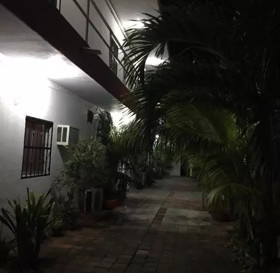 هتل Posada Olmeca