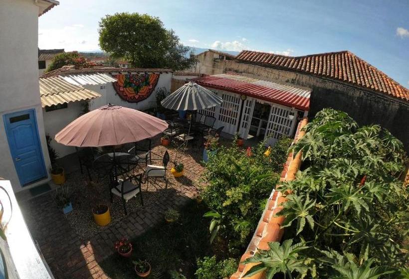 פנסיון Villa Chie Plaza Mayor