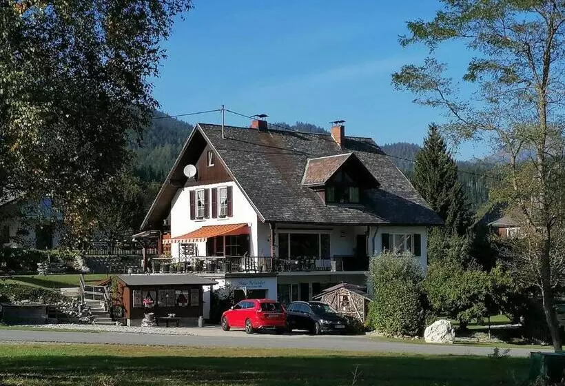 Aamiaismajoitus (B&B) Studio Holunder Weissbriach