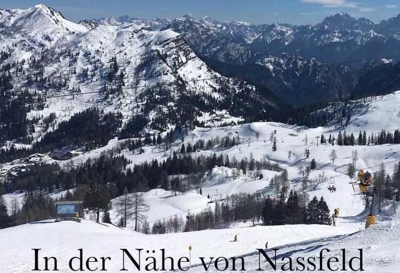 Aamiaismajoitus (B&B) Studio Holunder Weissbriach