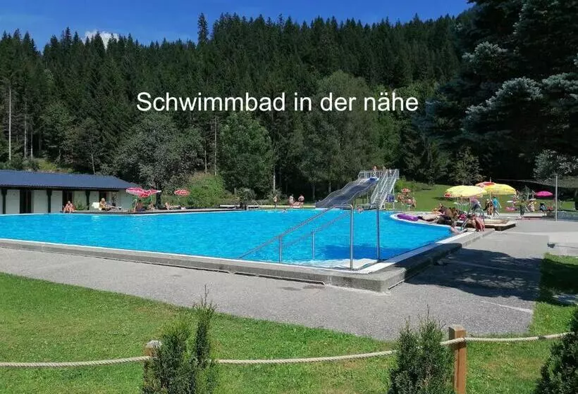 Aamiaismajoitus (B&B) Studio Holunder Weissbriach