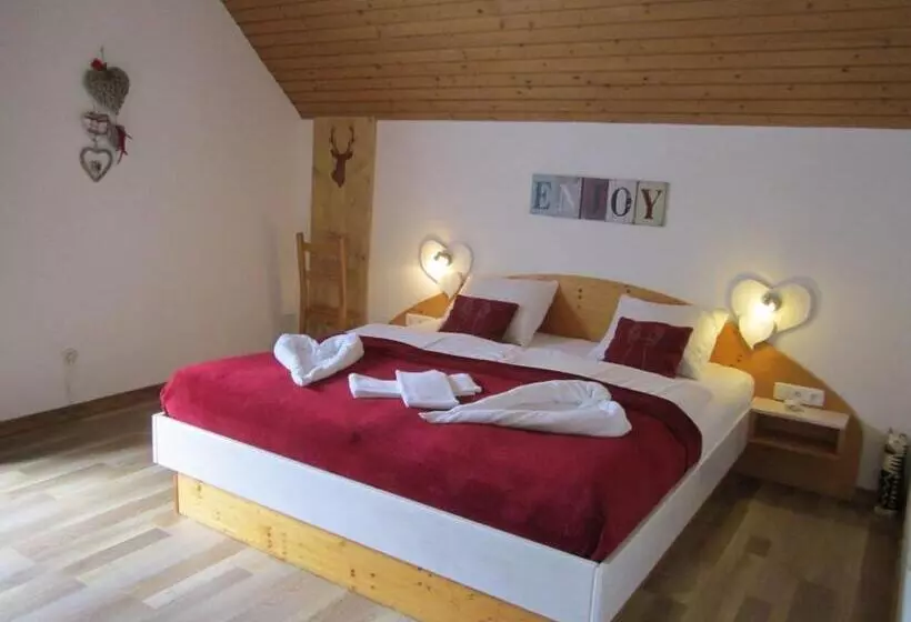 Aamiaismajoitus (B&B) Studio Holunder Weissbriach