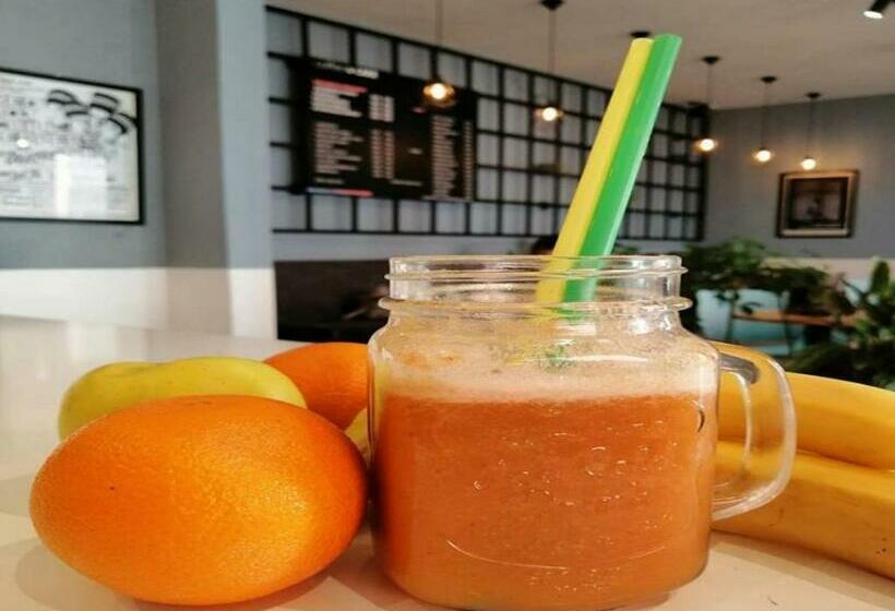 ベッドアンドブレックファースト Blue Old Navy Rooms   Ae1094