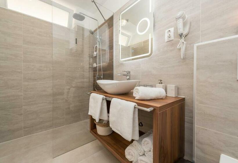 ベッドアンドブレックファースト Blue Old Navy Rooms   Ae1094