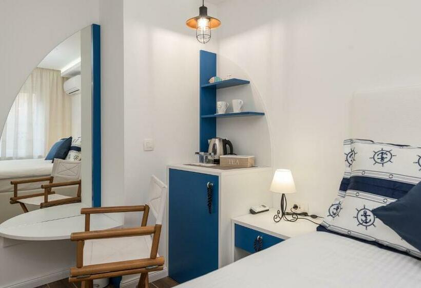 ベッドアンドブレックファースト Blue Old Navy Rooms   Ae1094