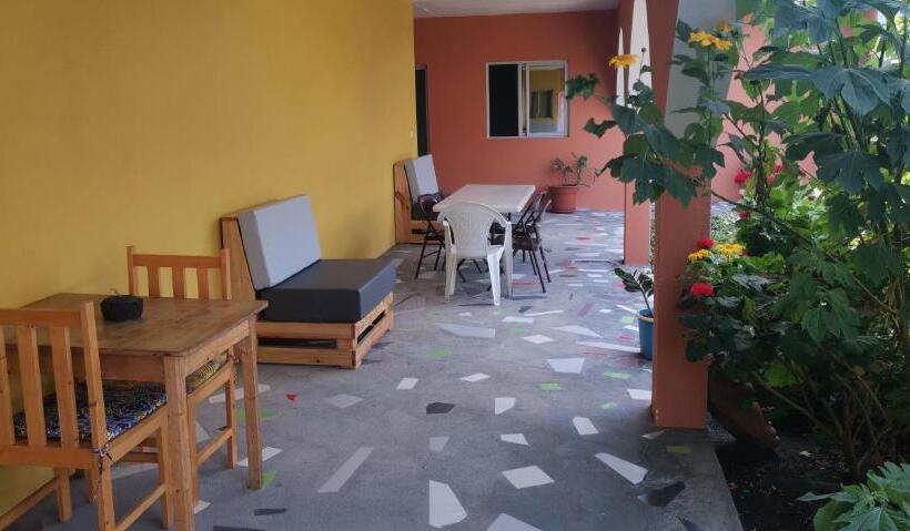 تختخواب و صبحانه Casa Alcindo