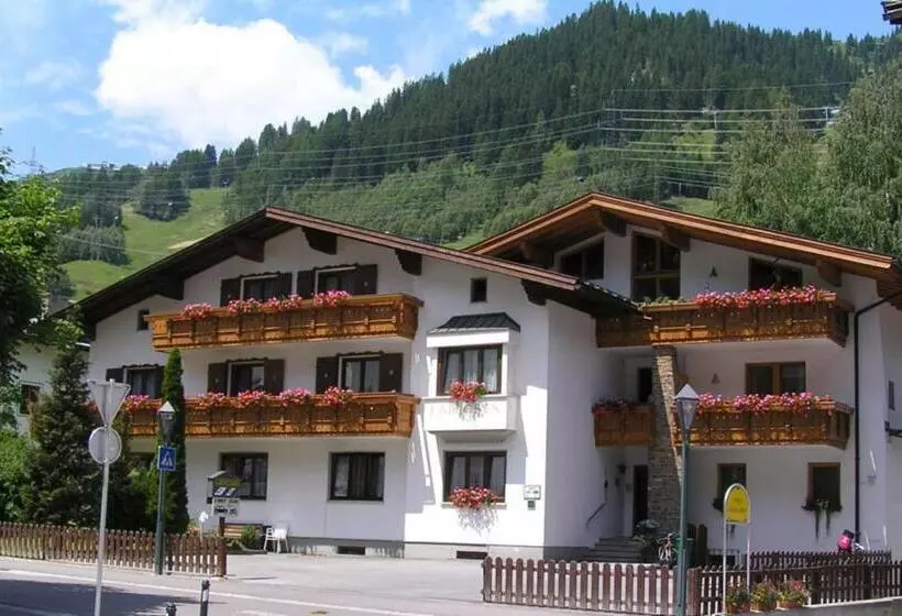 تختخواب و صبحانه Haus Fallesin