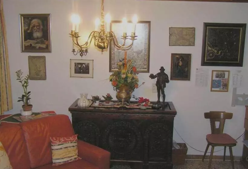 تختخواب و صبحانه Haus Fallesin