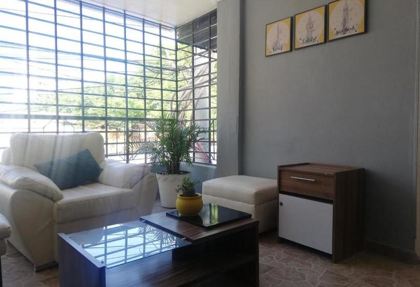 בית מלון כפרי Casa Noah Hostel