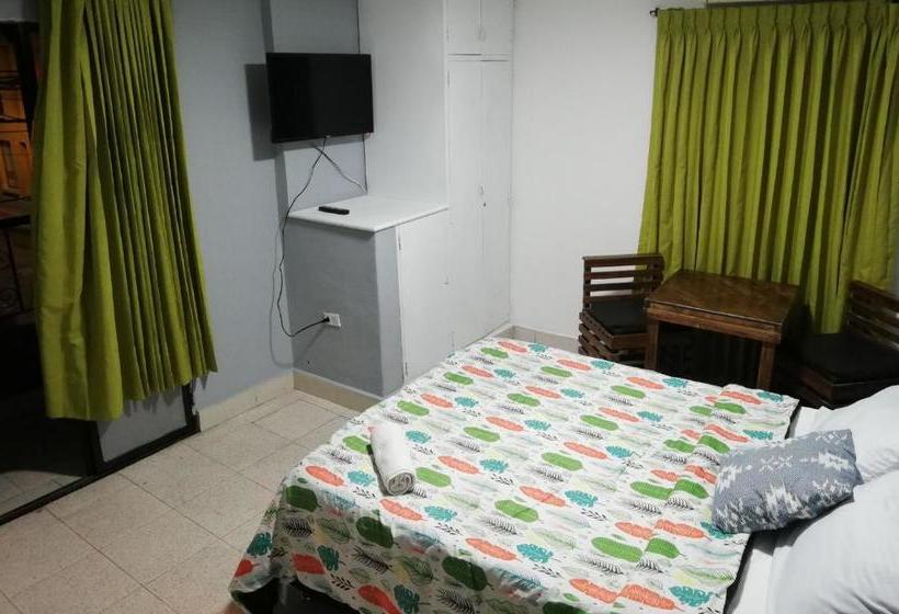 בית מלון כפרי Casa Noah Hostel