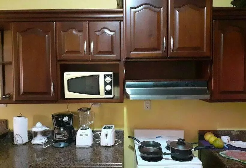 پانسیون Break House