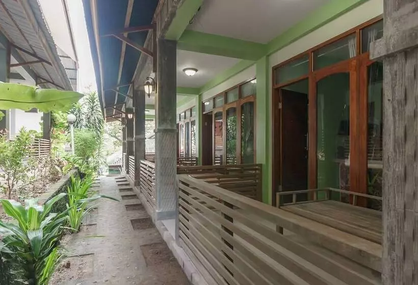 ペンション Reddoorz Syariah @ Iboih Beach Sabang