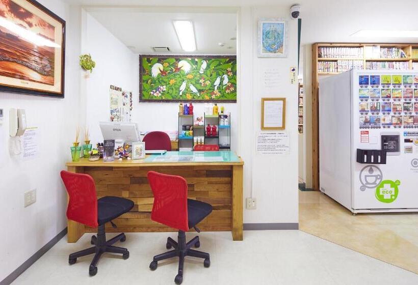 הוסטל Guest House Grand Naha