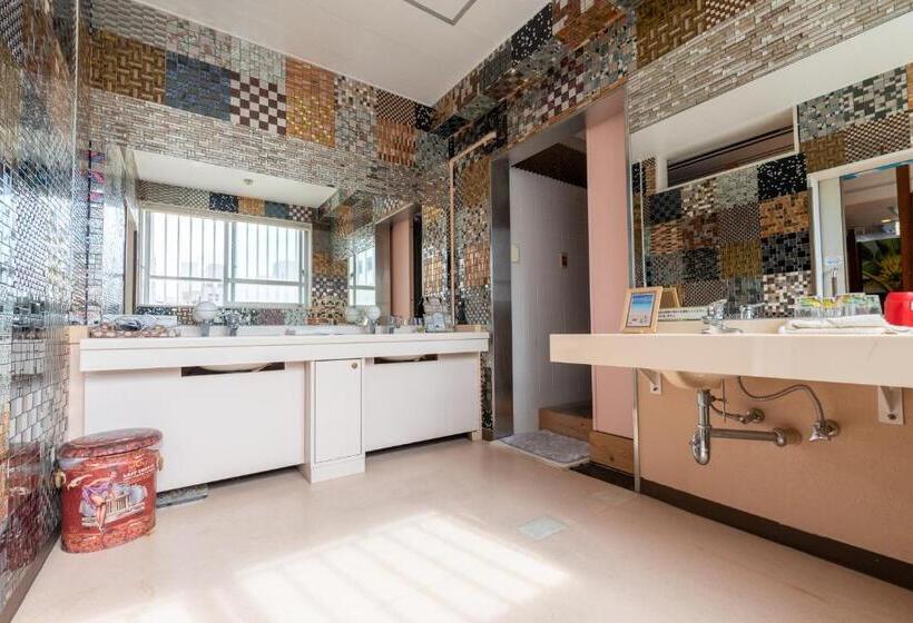 הוסטל Guest House Grand Naha