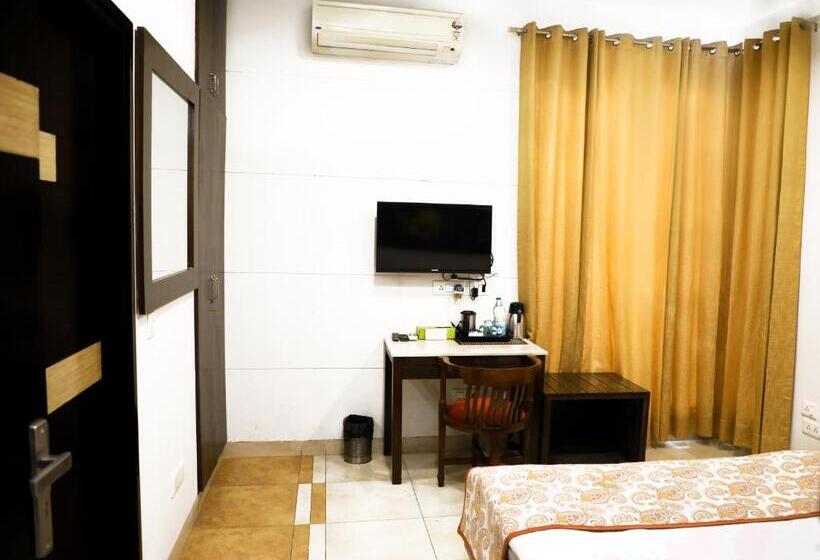 Bed and Breakfast Indee Home