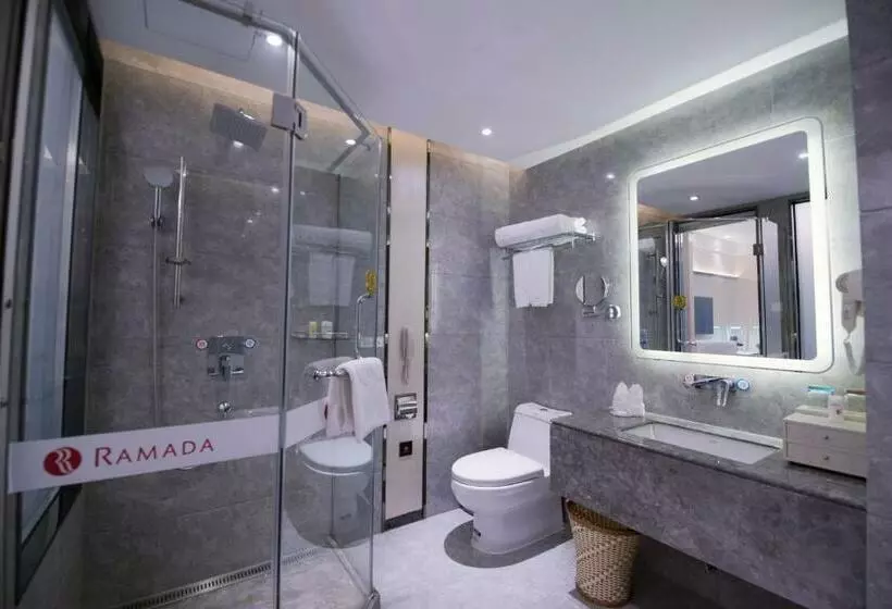 Hotelli Ramada Shenzhen Baoan