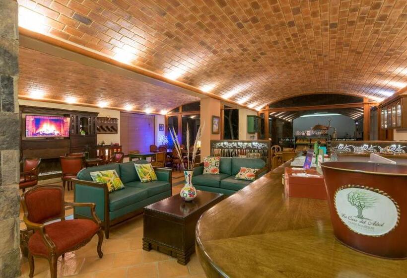 La Casa Del Arbol Hotel Boutique Villa De Leyva