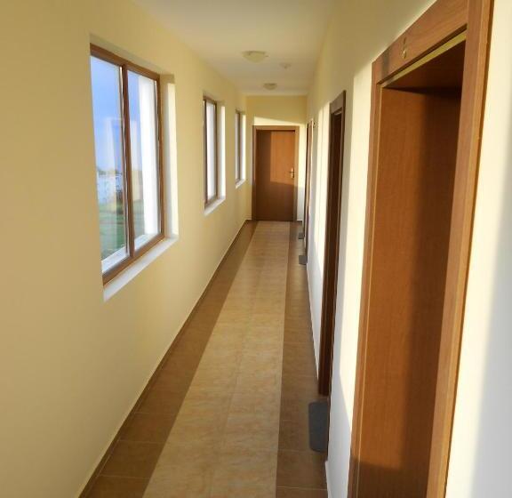 פנסיון Family Hotel Amore