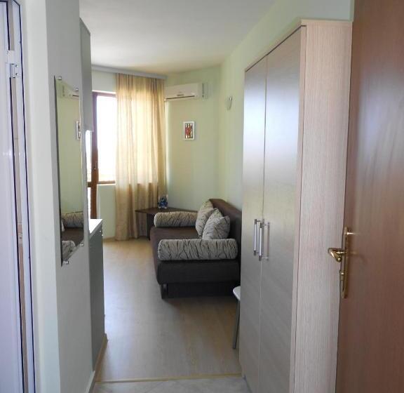 פנסיון Family Hotel Amore