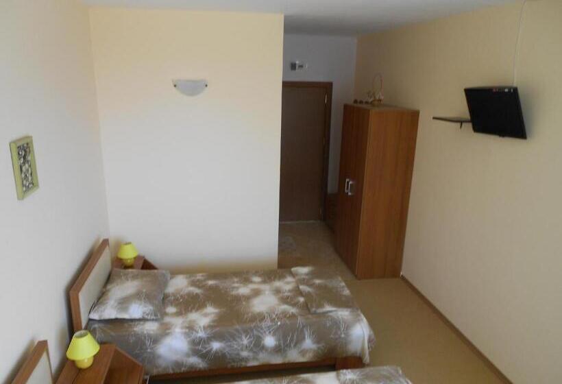 פנסיון Family Hotel Amore