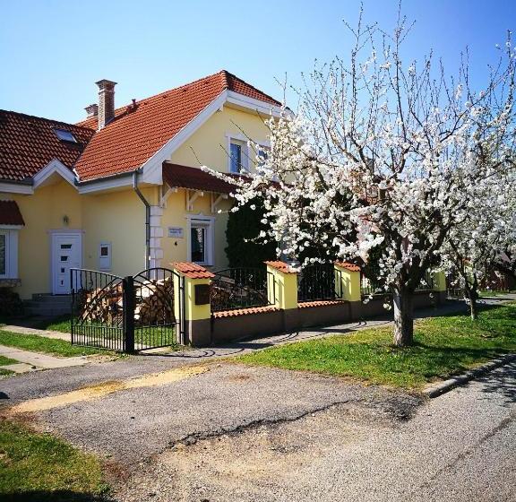 Pensjonat Kovács Vendégház