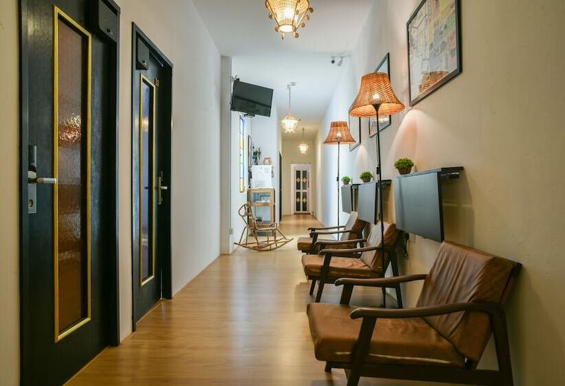 پانسیون Ohana House Hq