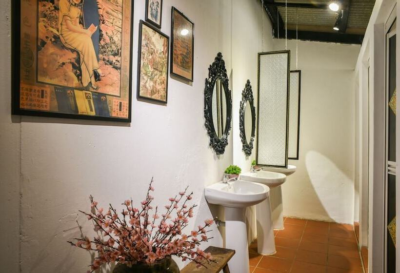 پانسیون Ohana House Hq